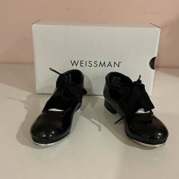 Little girl’s black patent leather tap shoes. - Picture 1 of 5